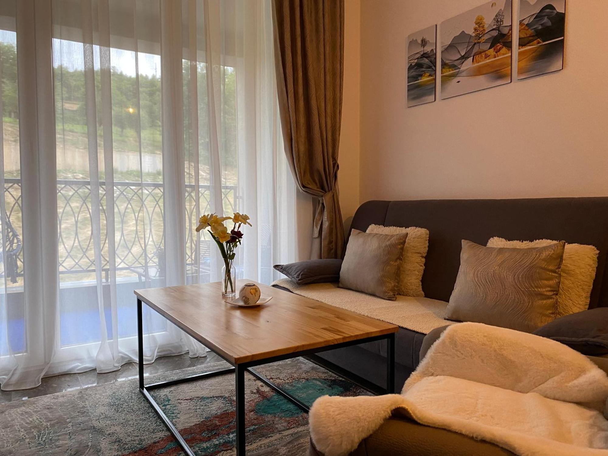 טראווניק Apartment Pahuljica מראה חיצוני תמונה